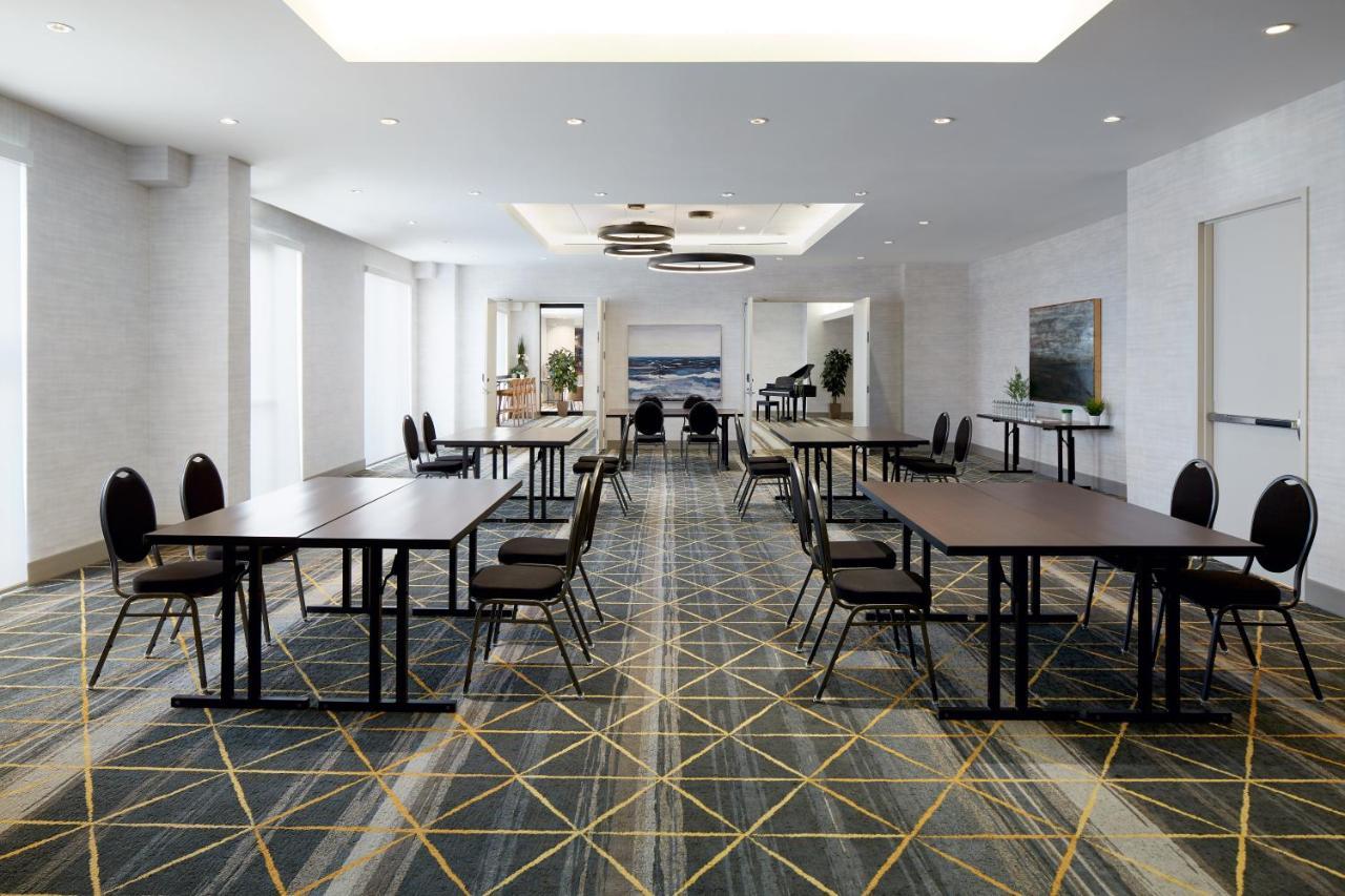 Hotel & Montreal Airport By Ihg