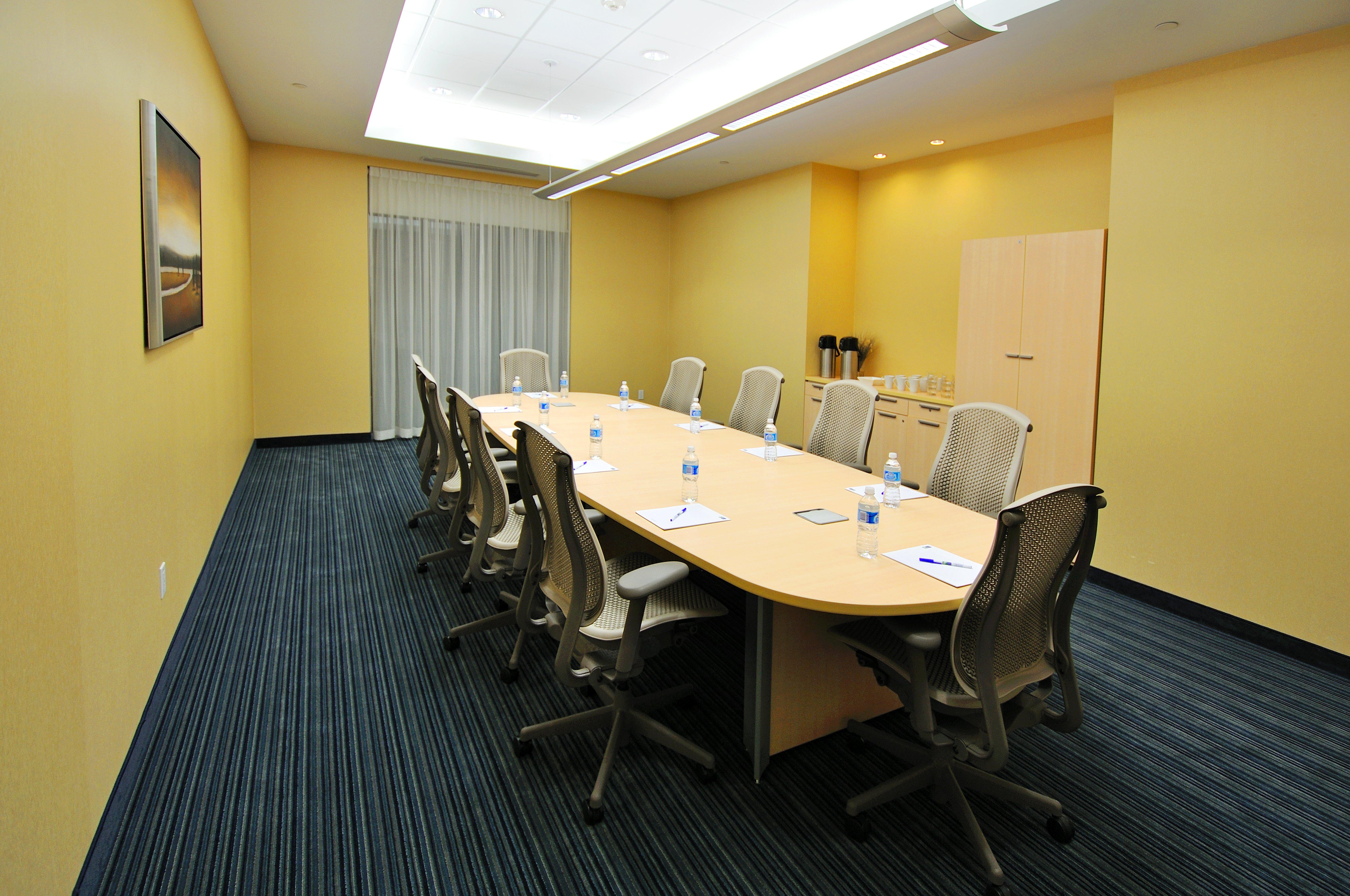 & Montreal Airport By Ihg Hotel Dorval