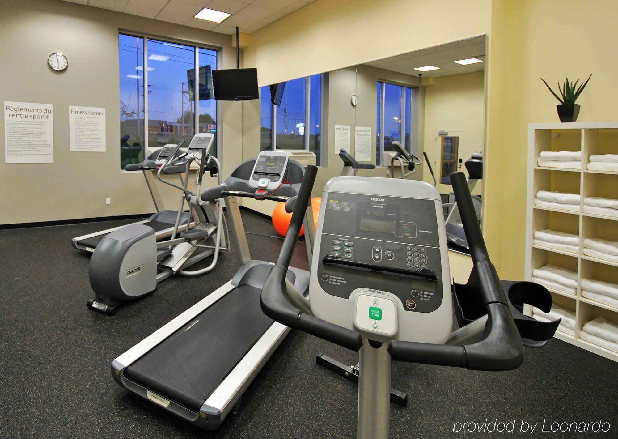 Hotel & Montreal Airport By Ihg 4*