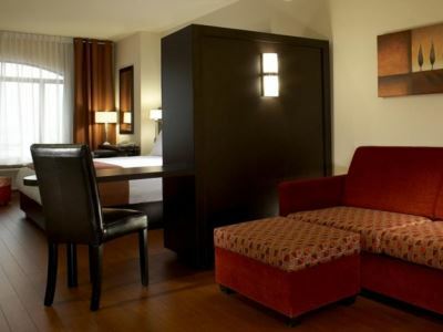 & Montreal Airport By Ihg